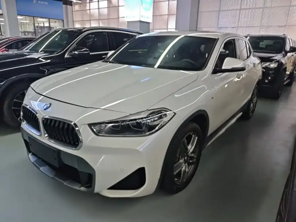 BMW X2 sDrive25i Leading M Off-Road Package 2021