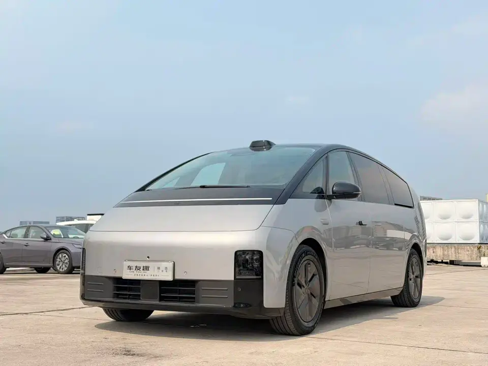 Li Auto MEGA Ultra 2024