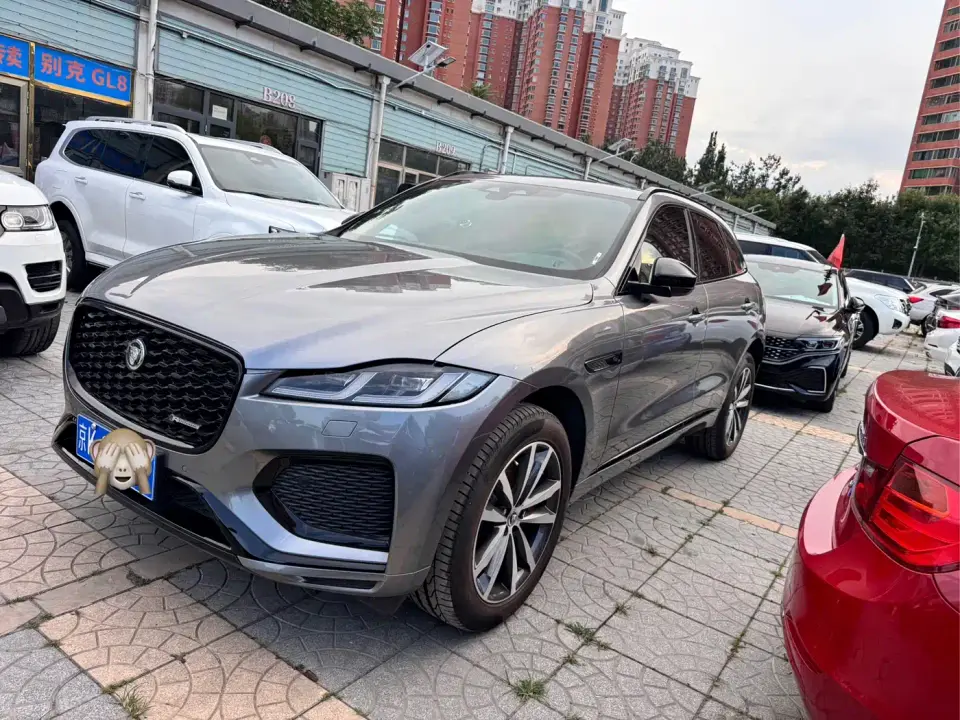Jaguar F-PACE P250 R-Dynamic SE 2024