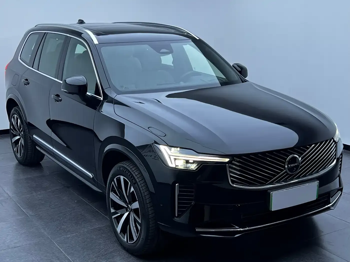 Volvo XC90 Plug-in Hybrid Facelift T8 Smart Premium Luxury 7-seater 2025 — фото 3