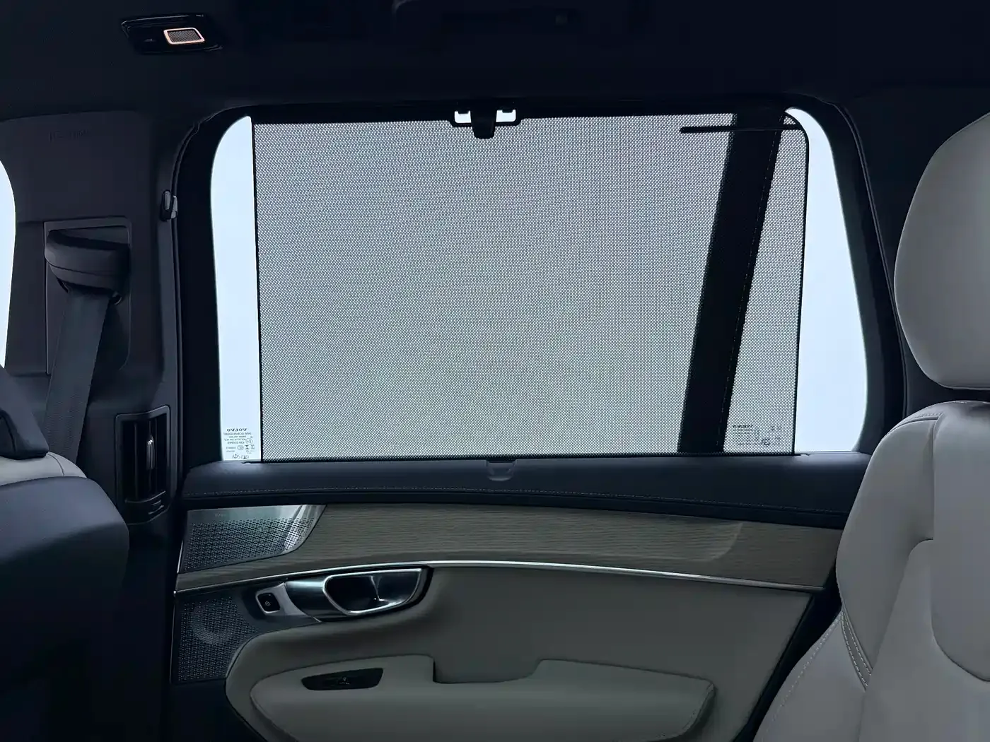Volvo XC90 Plug-in Hybrid Facelift T8 Smart Premium Luxury 7-seater 2025 — фото 28