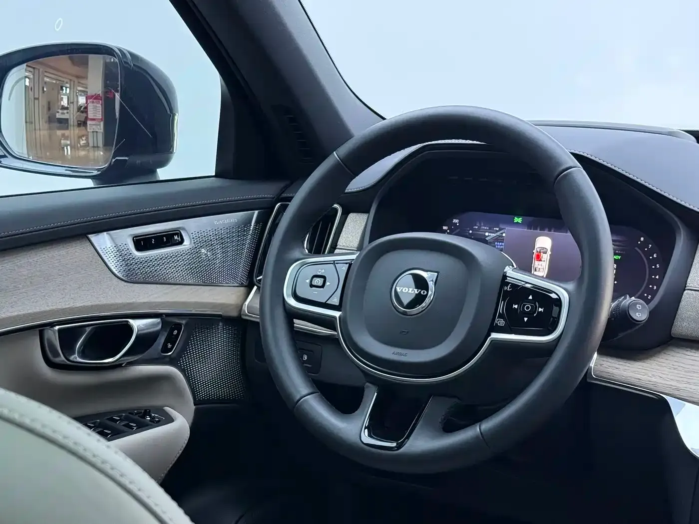 Volvo XC90 Plug-in Hybrid Facelift T8 Smart Premium Luxury 7-seater 2025 — фото 24