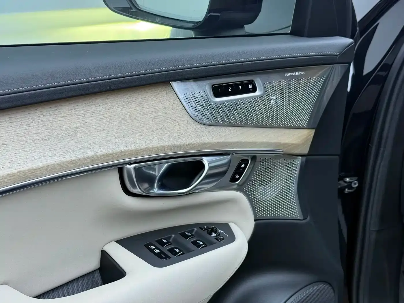 Volvo XC90 Plug-in Hybrid Facelift T8 Smart Premium Luxury 7-seater 2025 — фото 20