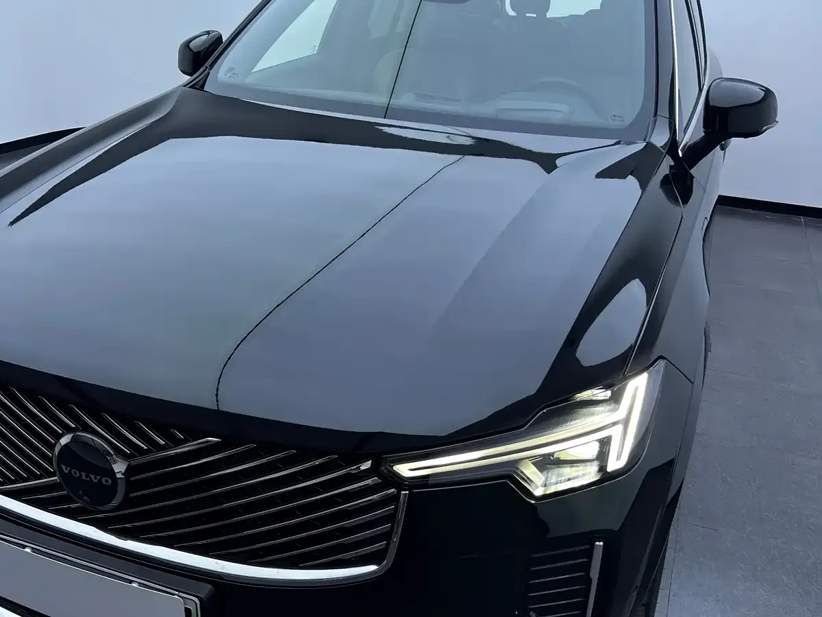 Volvo XC90 Plug-in Hybrid Facelift T8 Smart Premium Luxury 7-seater 2025 — фото 35