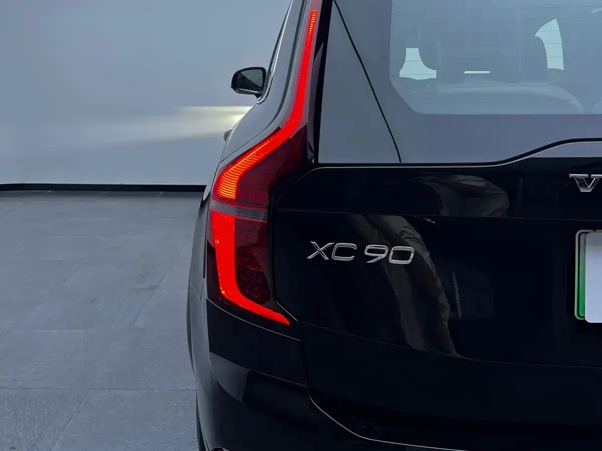 Volvo XC90 Plug-in Hybrid Facelift T8 Smart Premium Luxury 7-seater 2025 — фото 38
