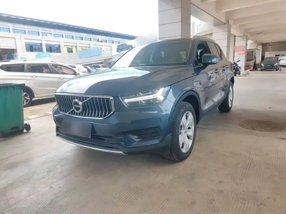 Volvo XC40 Model T4 AWD Smart Drive Fashion Edition 2022