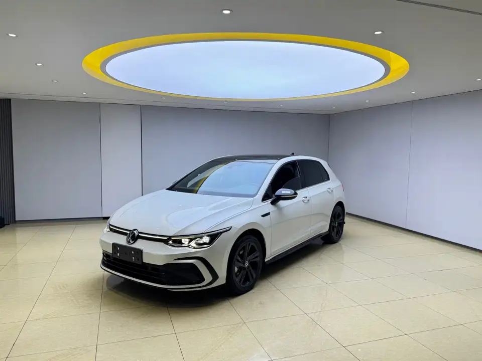 Volkswagen Golf Model 280TSI DSG R-Line 2022