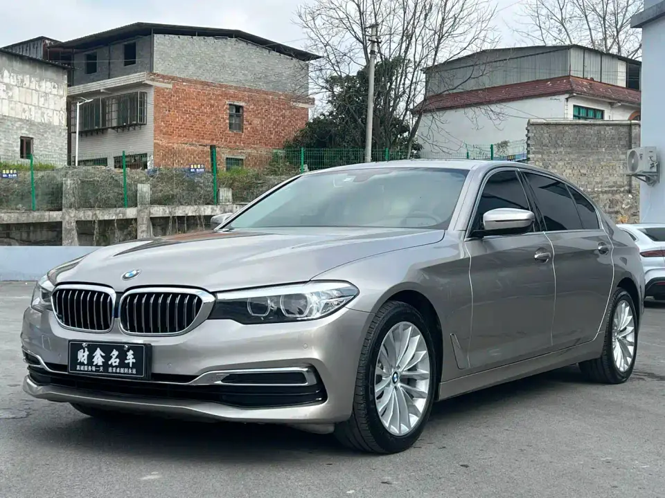 BMW 5 Series 525Li Luxury Package 2020