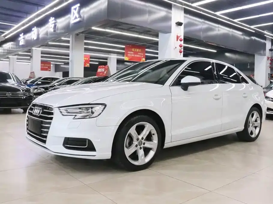 Audi A3 Limousine 35 TFSI Progressive China VI 2019