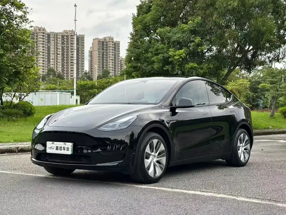Tesla Model Y Facelift Rear-Wheel Drive Version 2023