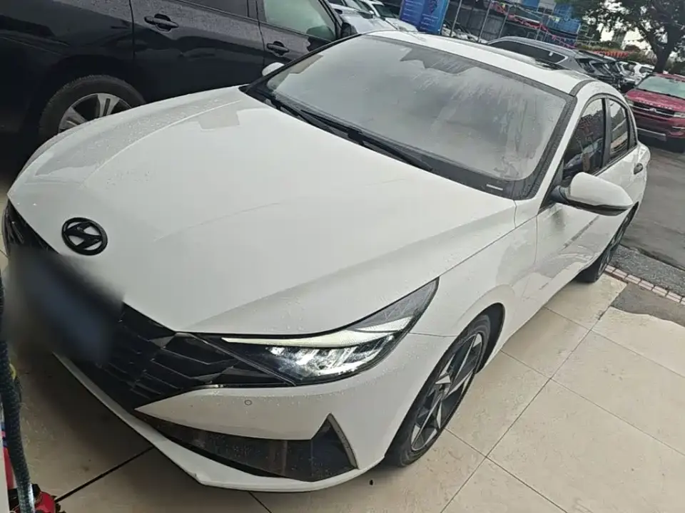 Hyundai Elantra 1.5L CVT LUX Premium Edition 2023