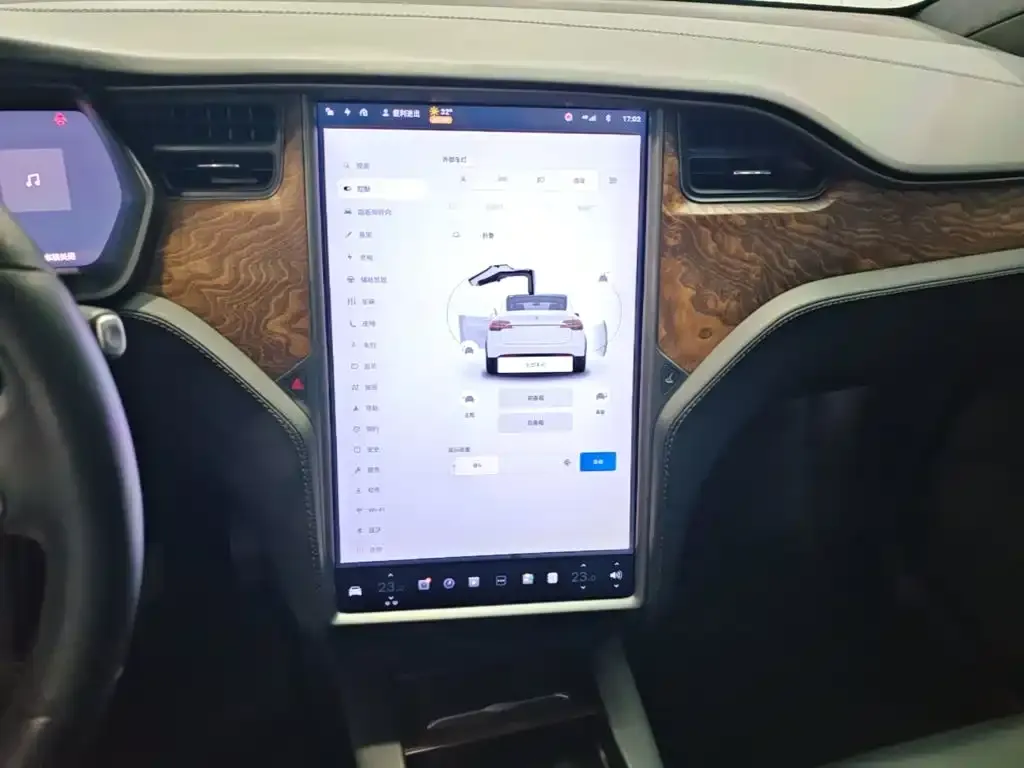 Tesla Model X Standard Range Version 2019 — фото 9