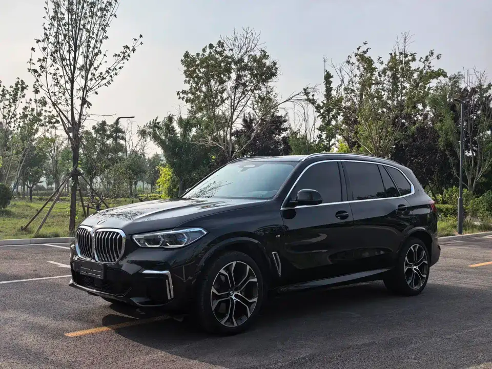 BMW X5 xDrive 40Li Premium M Sport Package 2023