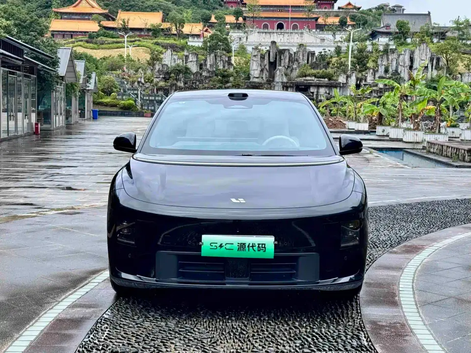 Li Auto i6 2WD Base Model 2025