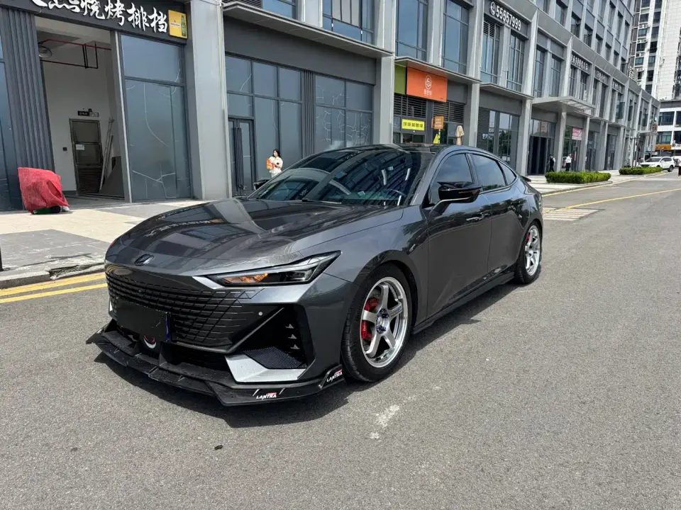 Changan UNI-V 1.5T Luxury Edition 2023