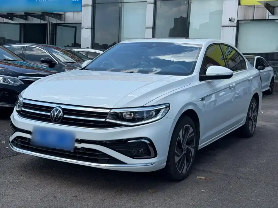 Volkswagen Bora 300TSI DSG Premium Edition 2024