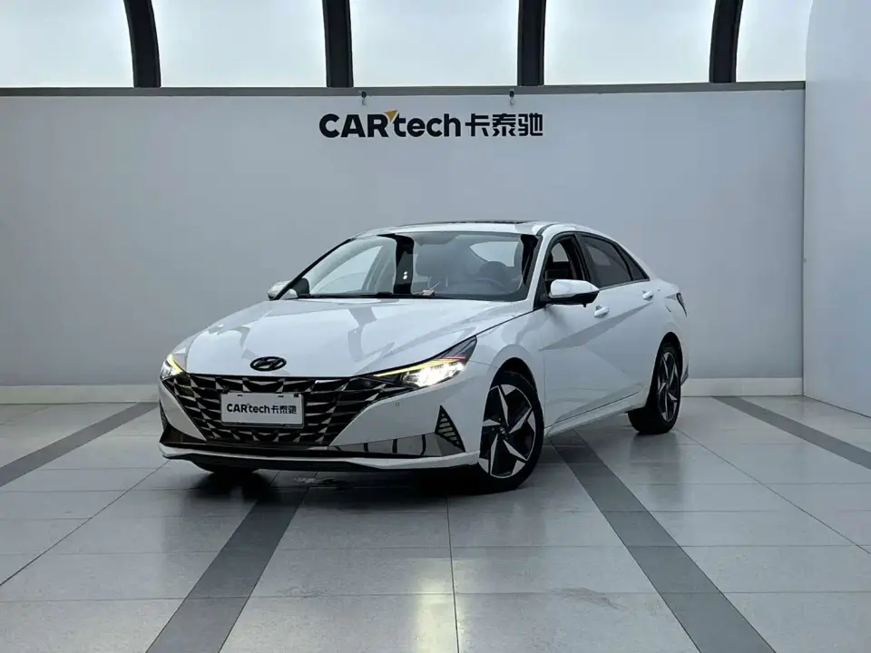 Hyundai Elantra 1.5L CVT LUX Premium Edition 2022