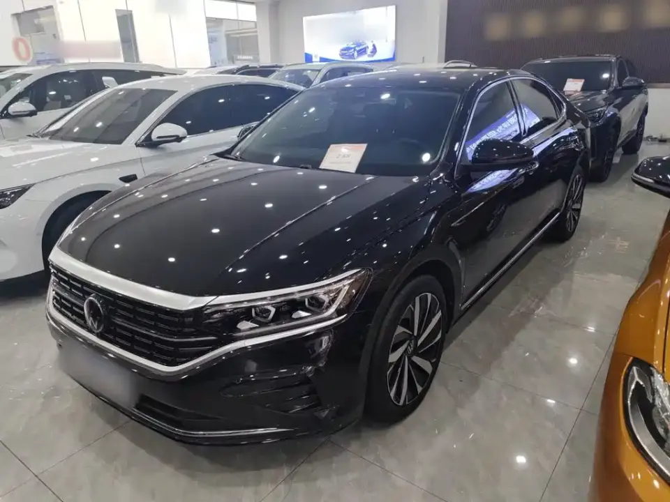 Volkswagen Passat Facelift 330TSI Luxury Edition 2023