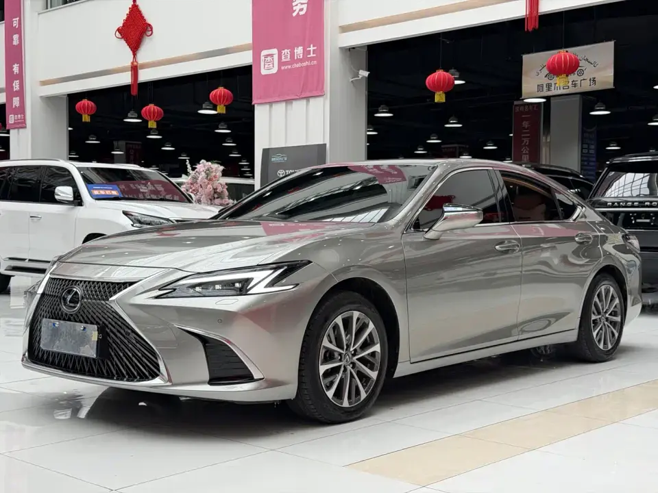 Lexus ES 200 Ultimate Edition 2025