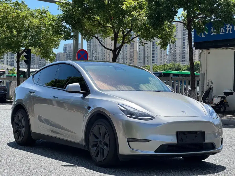 Tesla Model Y Long Range All-Wheel Drive Edition 2023