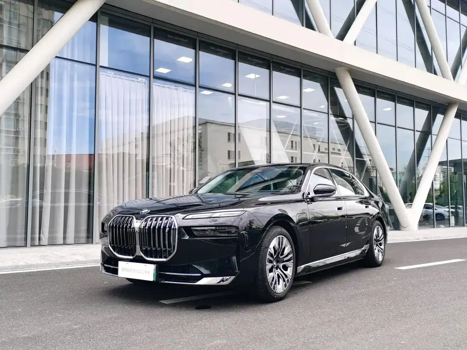 BMW i7 eDrive50L Leading Luxury Package 2025