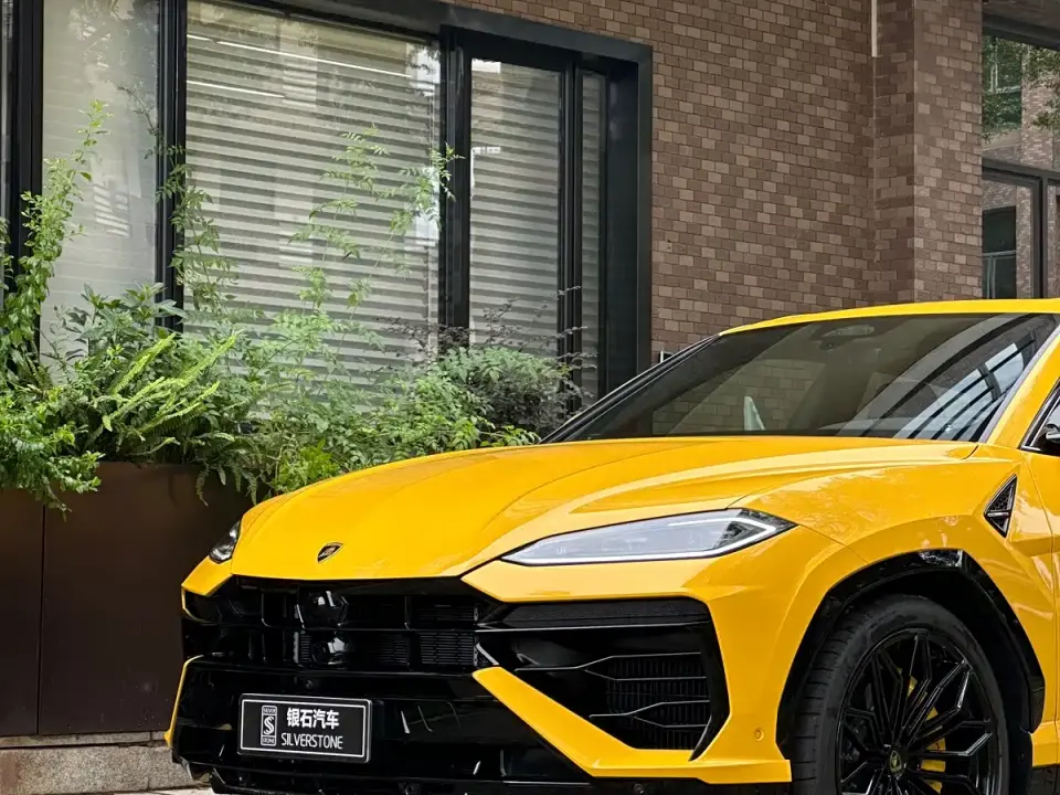 Lamborghini Urus SE 2026