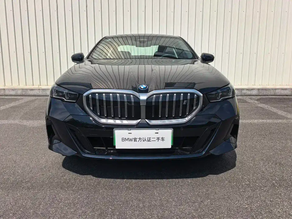 BMW i5 eDrive 35L M Sport Package 2025