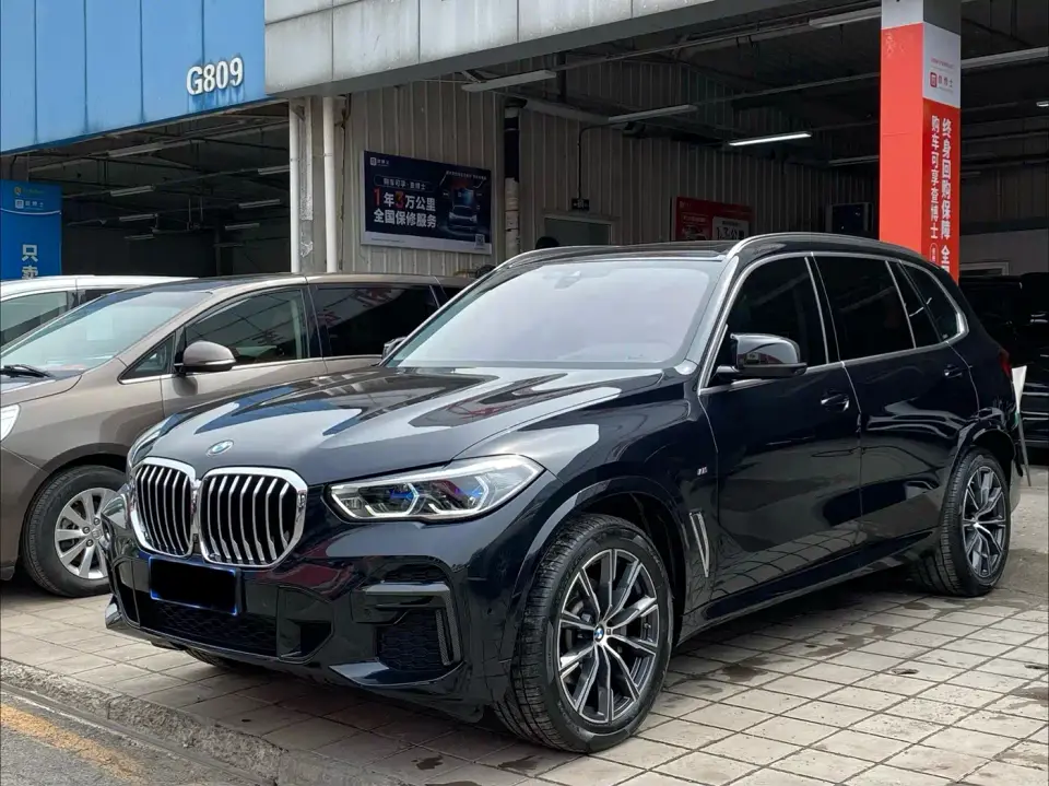 BMW X5 xDrive 30Li Premium M Sport Package 2022