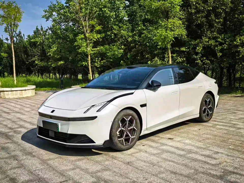 Lynk & Co 10 EM-P Facelift 120 AWD Ultra 2026