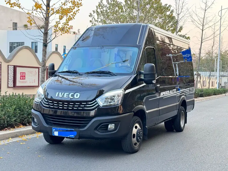 Iveco Daily 3.0T Manual Yunrui Long Wheelbase High Roof Manual Door 2023