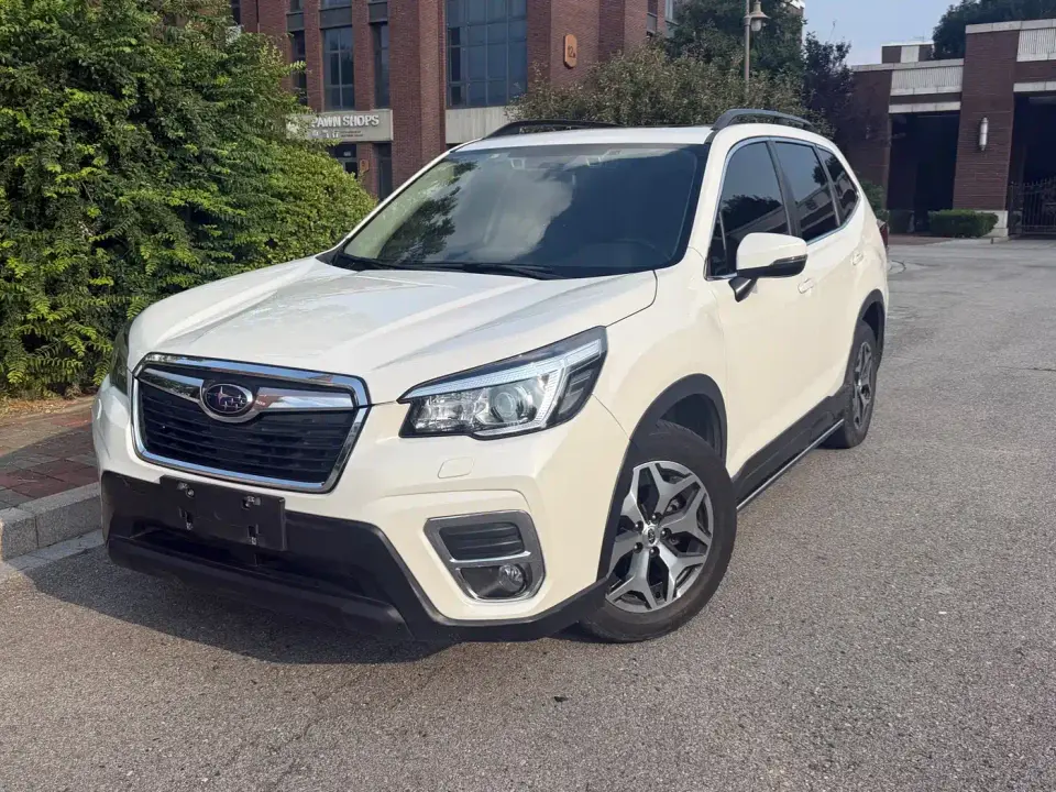 Subaru Forester 2.0i Luxury Edition with EyeSight 2021