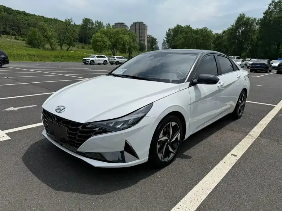Hyundai Elantra 1.5L CVT TOP Flagship Edition 2022