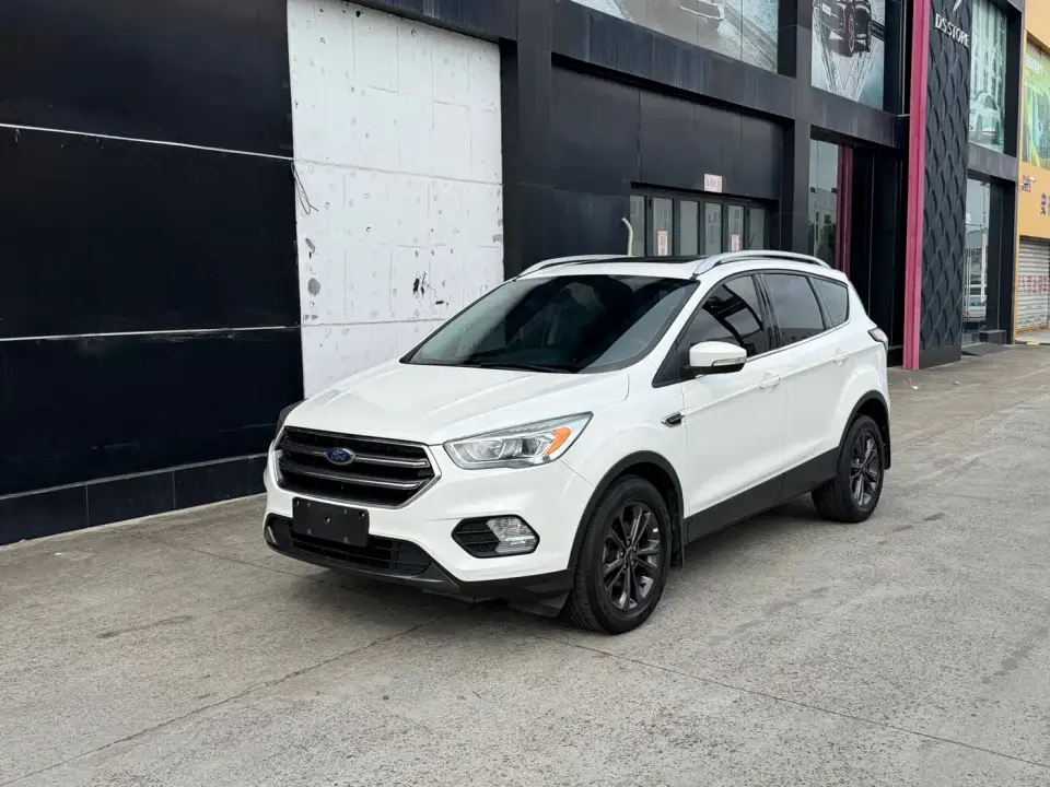 Ford Kuga EcoBoost 180 2WD Platinum Wing Edition China VI 2020