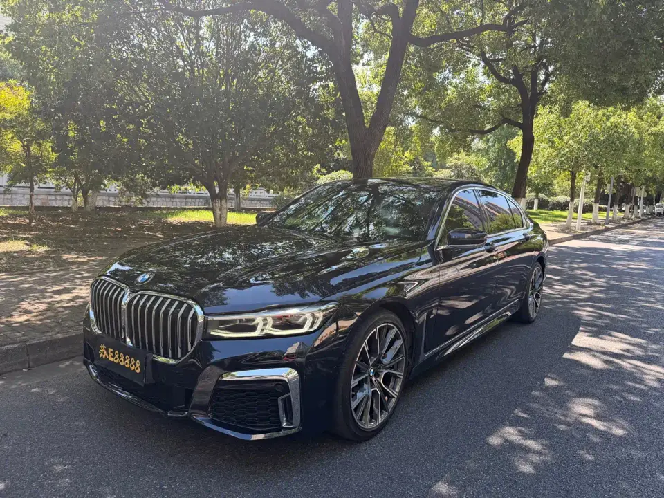 BMW 7 Series Model 740Li Leading M Sport Package 2021