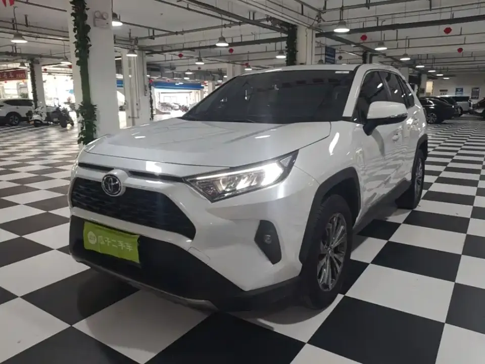 Toyota RAV4 Rongfang 2.0L CVT 2WD Fashion Edition 2024