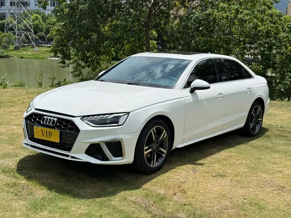 Audi A4L 40 TFSI Luxury Dynamic 2022
