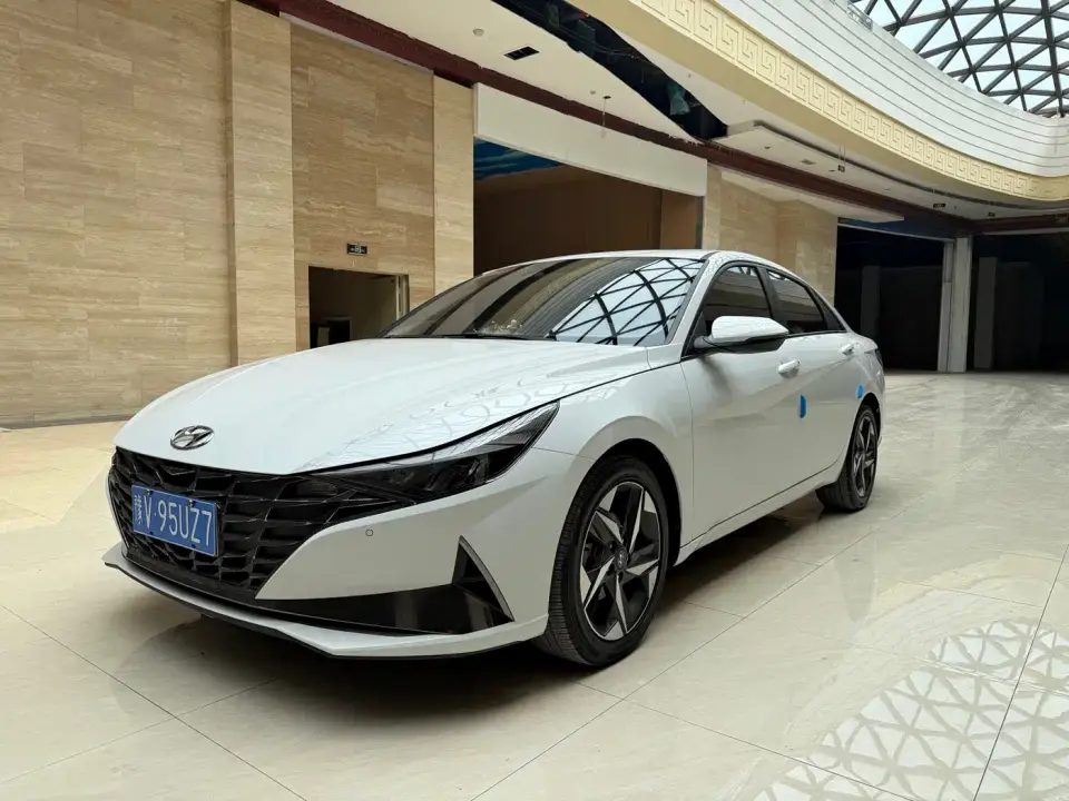 Hyundai Elantra 1.5L CVT LUX Premium Edition 2023