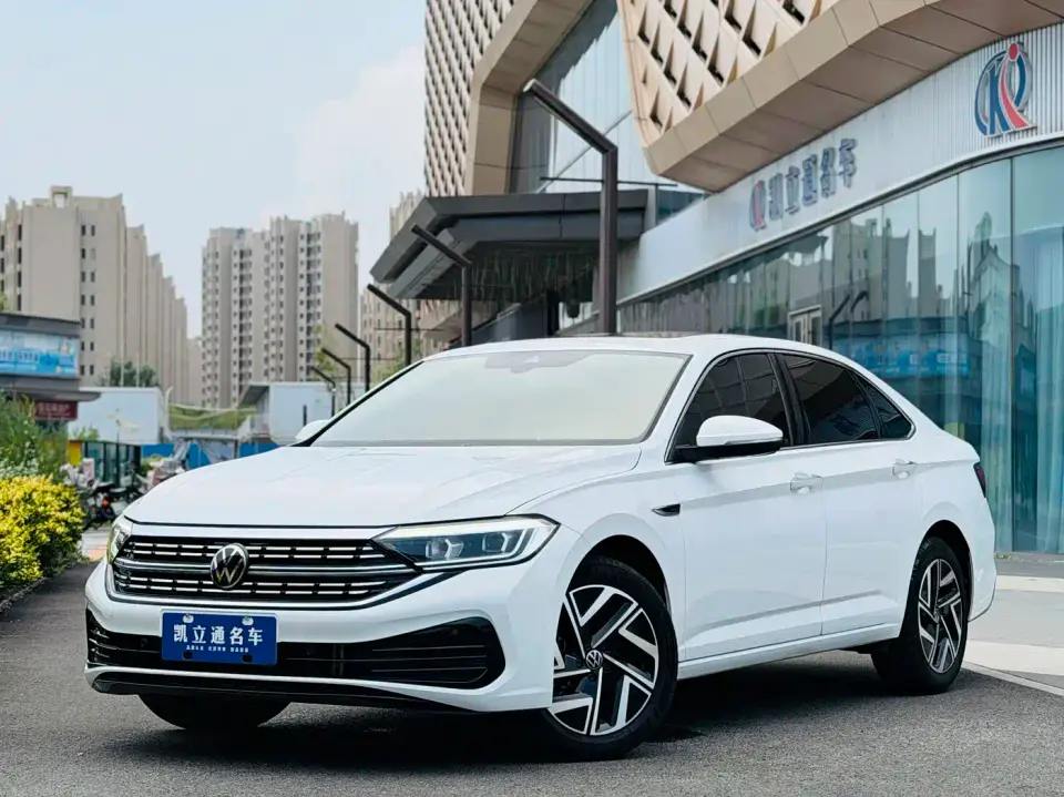 Volkswagen Sagitar 300TSI DSG Surpassing Edition 2024