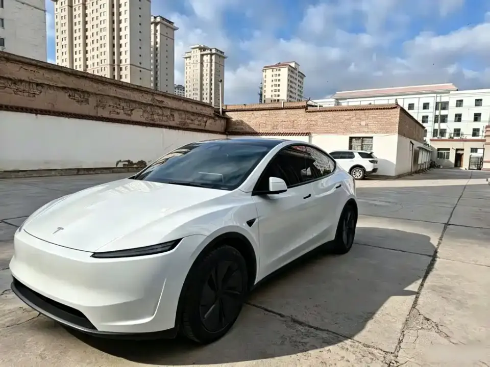 Tesla Model Y Facelift Long Range All-Wheel Drive 2025