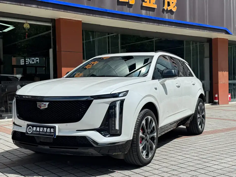 Cadillac XT5 Model 2.0T Platinum 2024