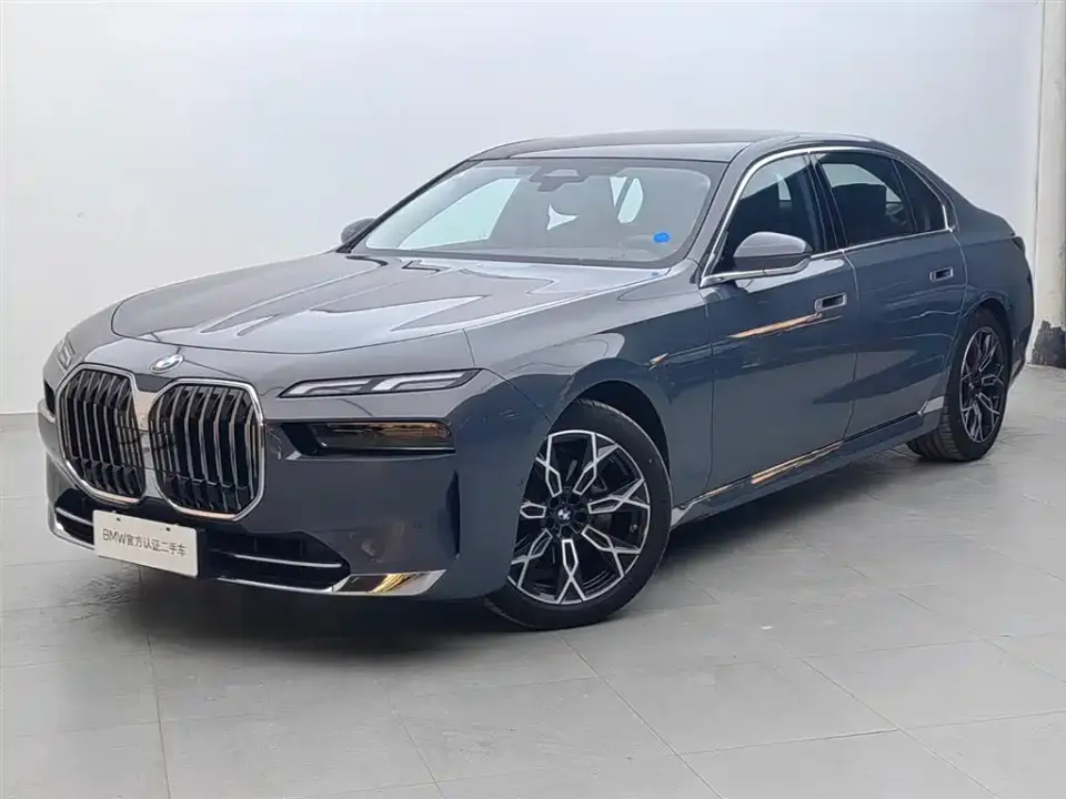 BMW 7 Series Model 735Li M Sport Package 2025