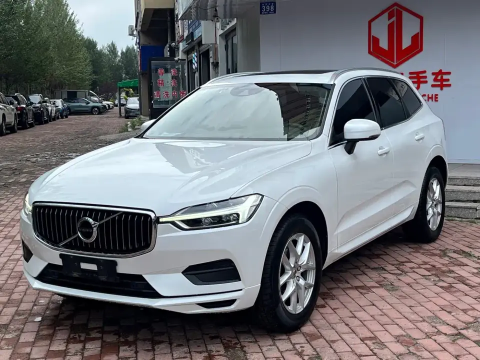 Volvo XC60 T5 4WD Intelligent Ease China VI 2019