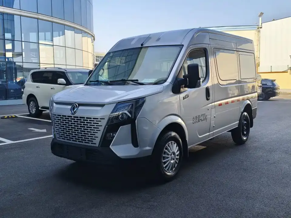 Dongfeng Yufeng Yufeng V9+ 2.3T Manual FWD Van Short Wheelbase Medium Roof 3 Seater 2023