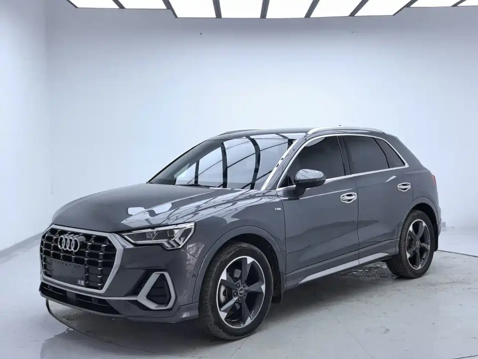 Audi Q3 35 TFSI Fashion Dynamic (1.4T) 2023