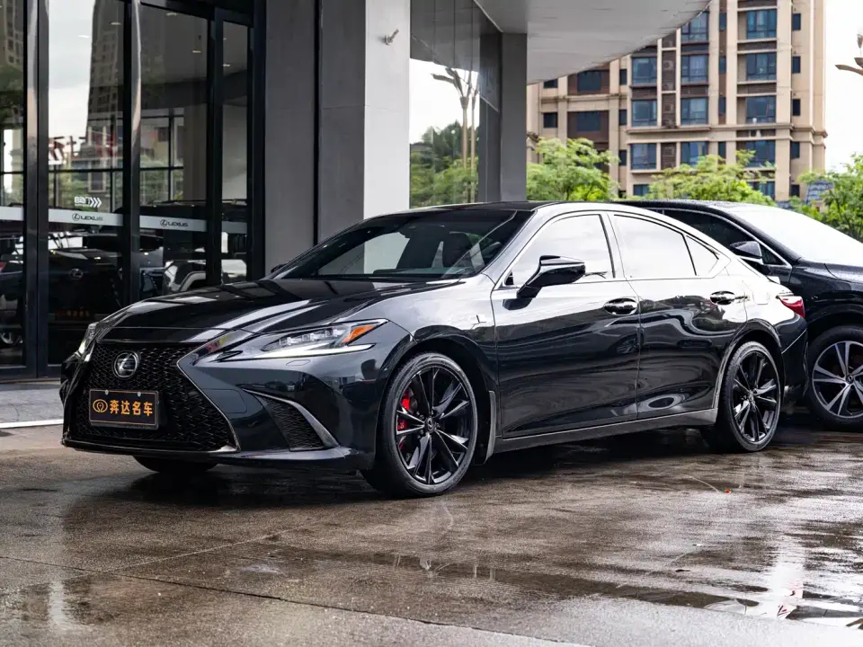 Lexus ES 300h F SPORT 2024