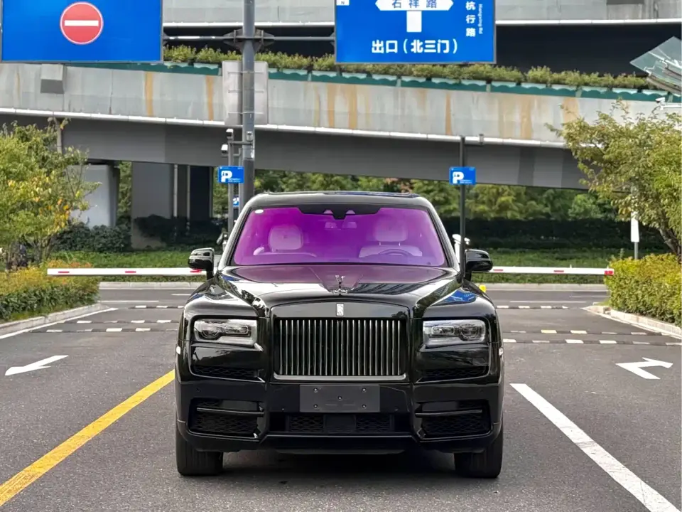 Rolls-Royce Cullinan Black Badge 2021
