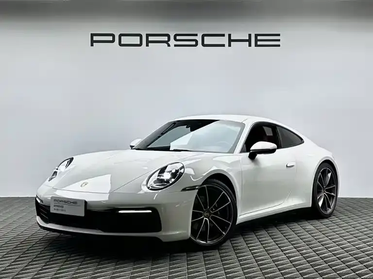 Porsche 911 Carrera 3.0T 2025