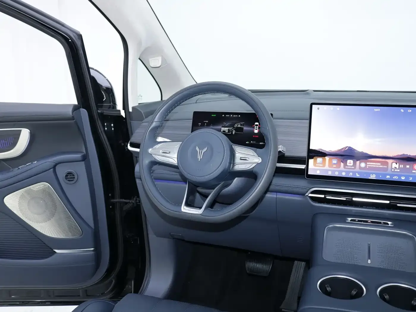 Voyah Auto Voyah Dreamer Model PHEV Basic Version 2025 — фото 16