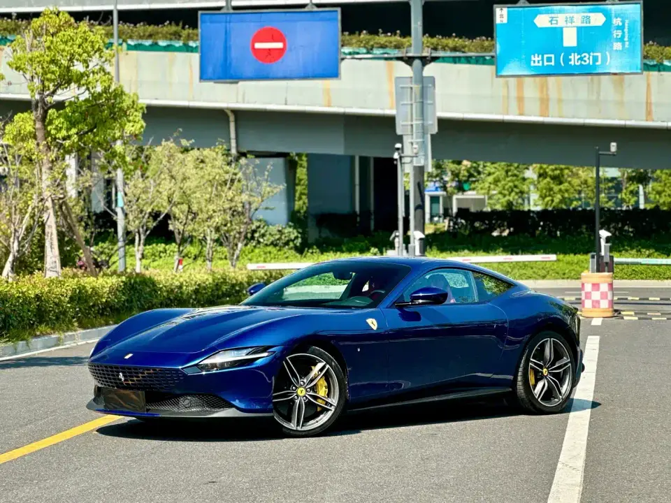 Ferrari Roma 3.9T V8 2022