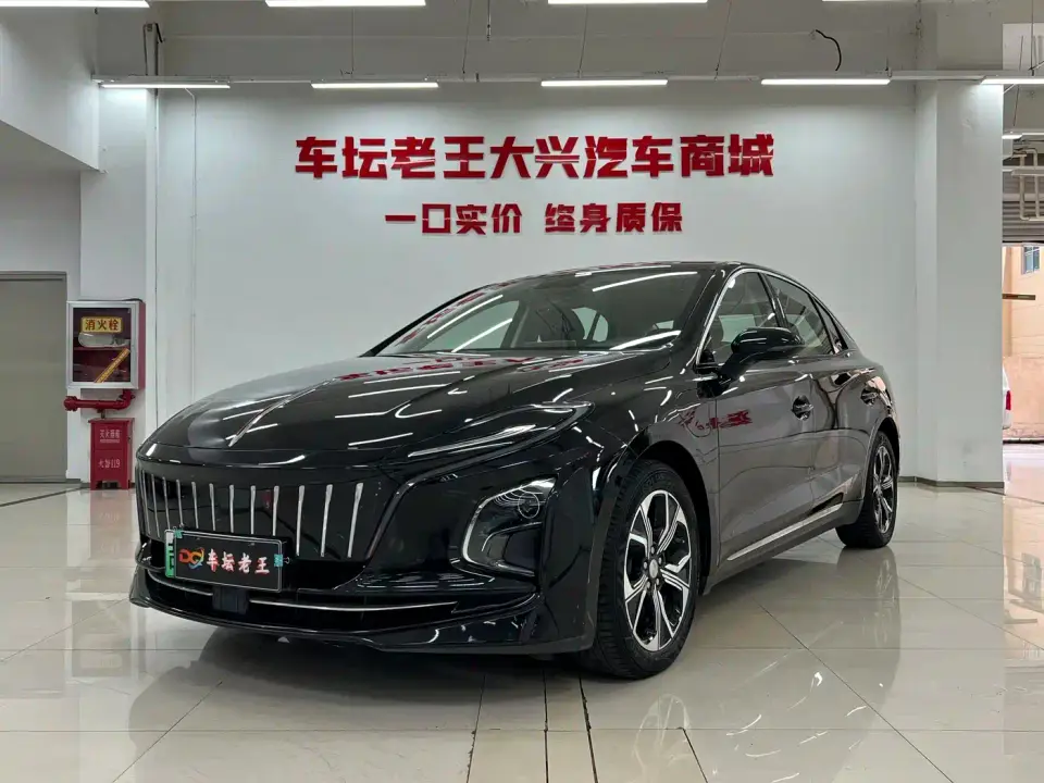 Hongqi E-QM5 Facelift Basic Travel Edition 2024